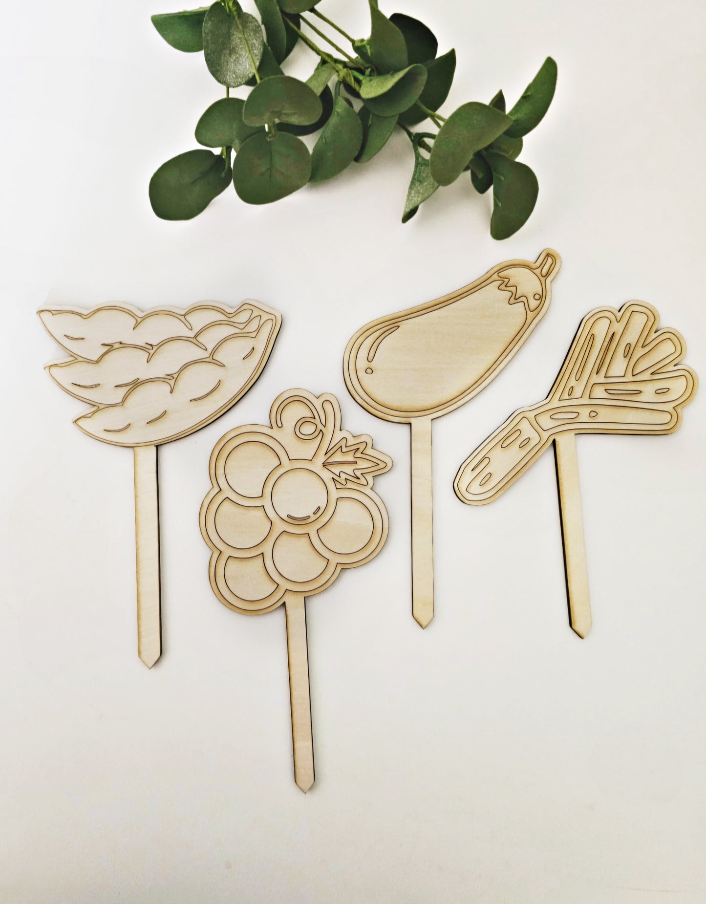 Wooden Garden Picks (Small & Large)
